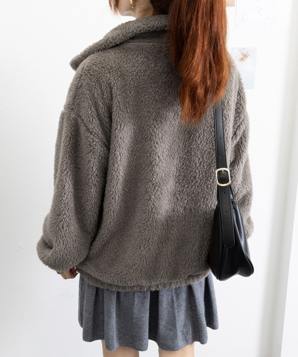 ママコーデ 公園お出かけにぴったりふわふわボアブルゾン