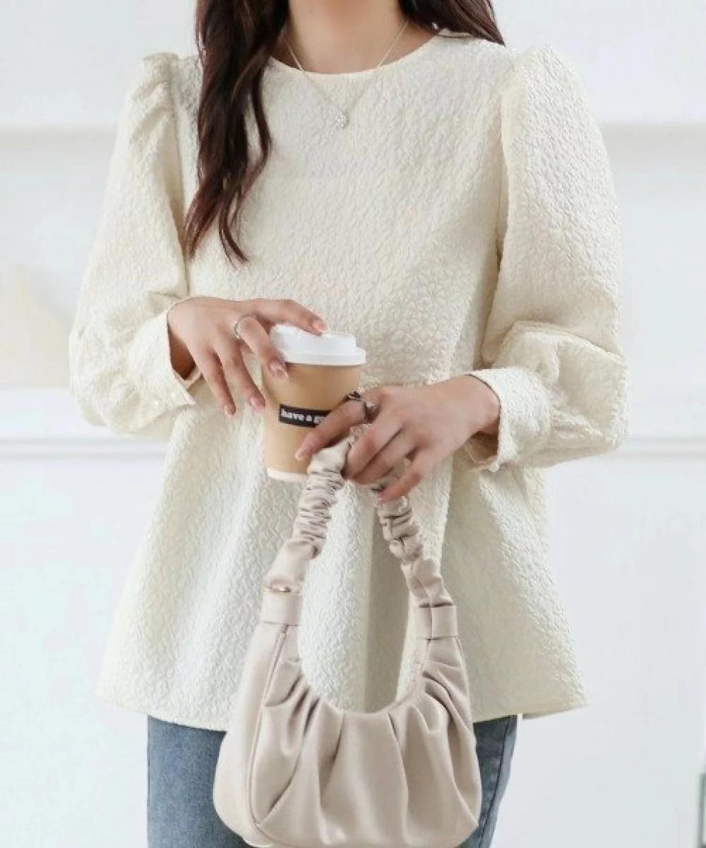 https://fulmo-img-server.com/mamacloset/85df3cf3-5f17-4d07-97b9-20eeeb26035b.jpg