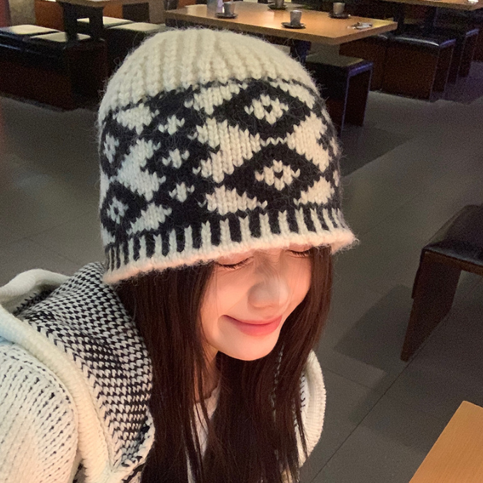 https://fulmo-img-server.com/mamacloset/8f517d92-9b05-4609-805b-e57077748a1e.jpg