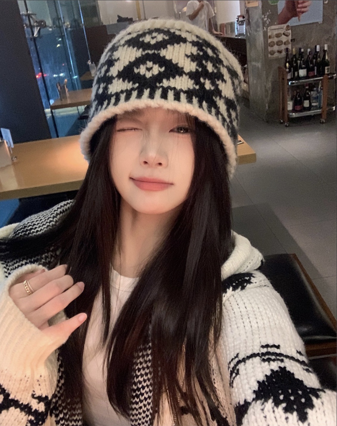https://fulmo-img-server.com/mamacloset/b018cd5f-535d-486d-92d7-490f2e26fcef.jpg