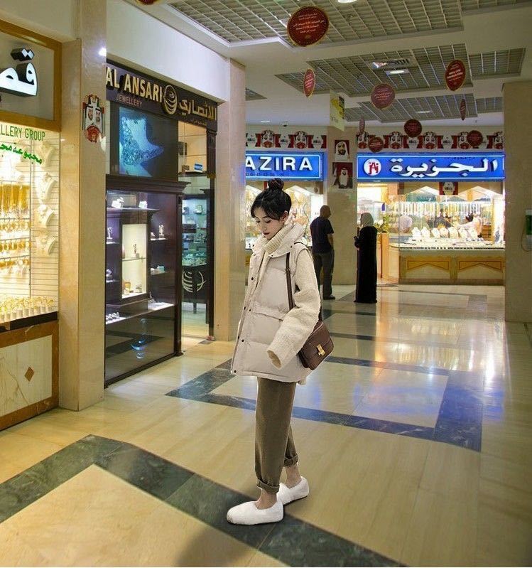 ママコーデ 公園散歩に最適 軽量中綿ベスト 女性用防寒着