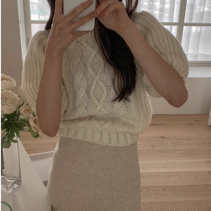 https://fulmo-img-server.com/mamacloset/d4dfe24a-78a6-4edd-a70d-7bea0cf6e090.jpg