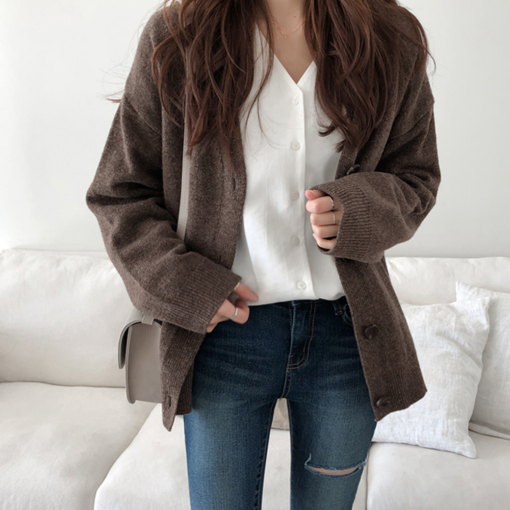 ママコーデ 公園散歩に最適ニットカーディガン女性用羽織り