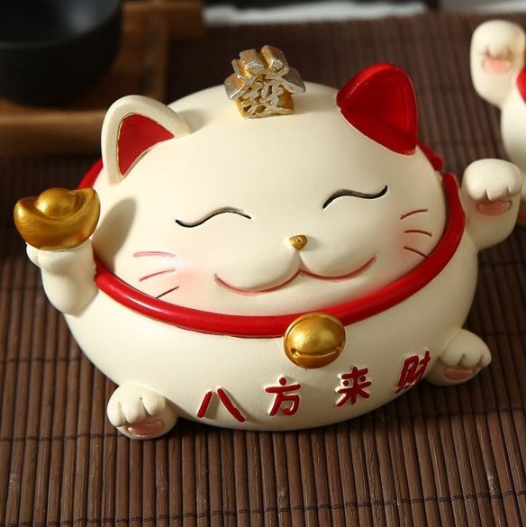 招き猫デザインの縁起物灰皿置物