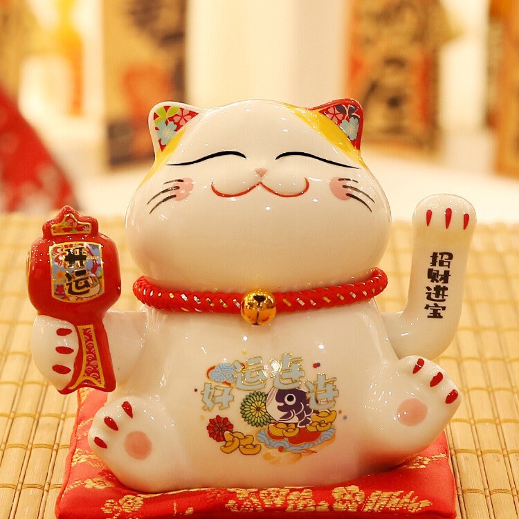招き猫 福を呼ぶ吉祥文様の招き猫陶器置物