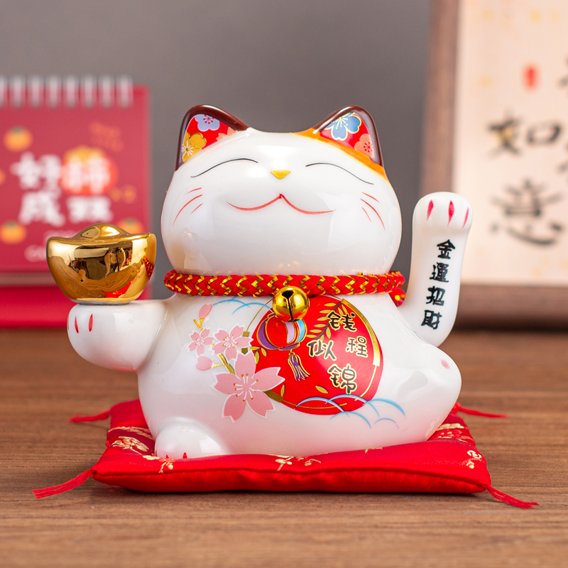 招き猫 桜模様の金運招き猫 縁起物陶器置物