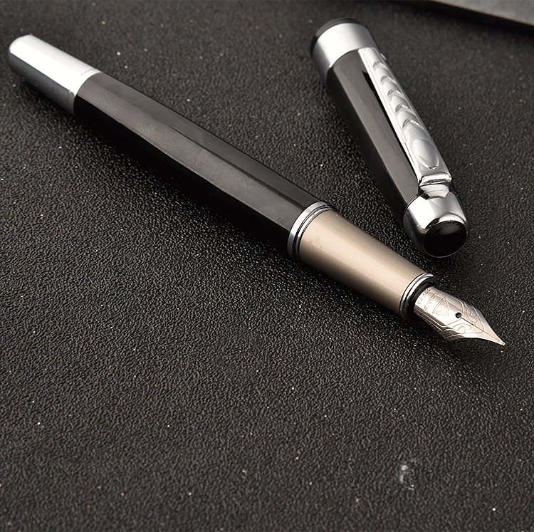 万年筆 金装飾クリップ付き高級細字万年筆