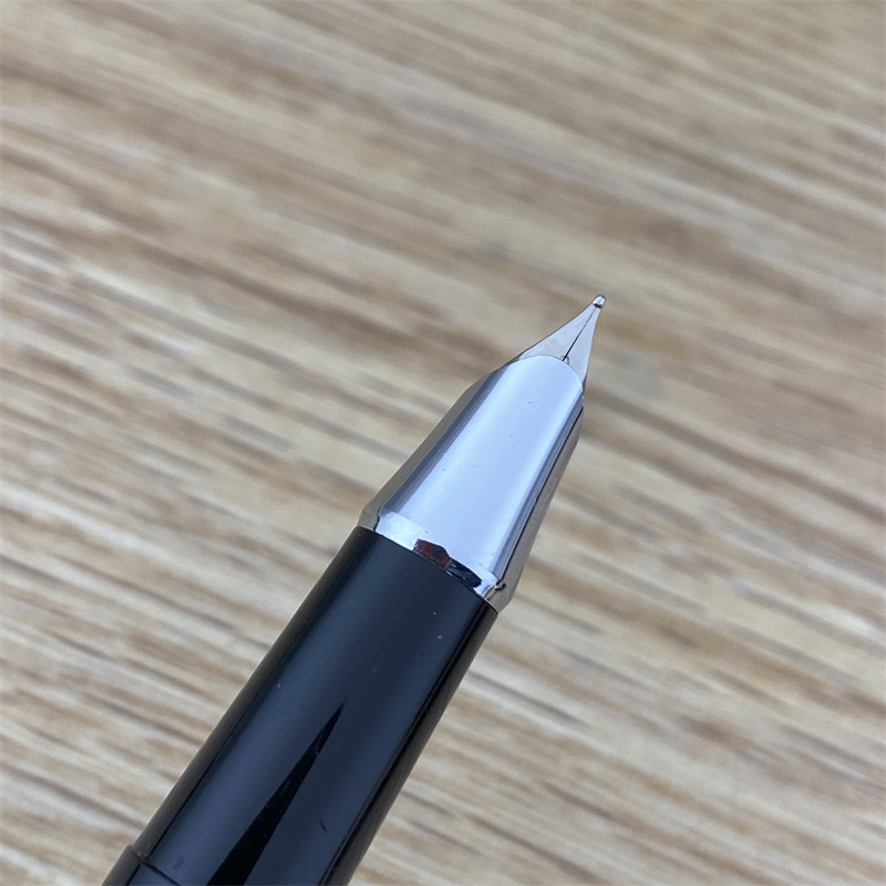 高級金属製 半透明のペン先万年筆