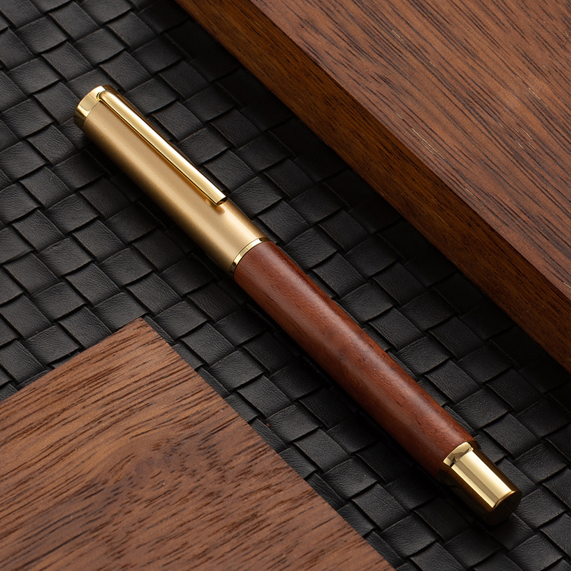 高級感溢れる金装飾付き太字万年筆ギフトセット