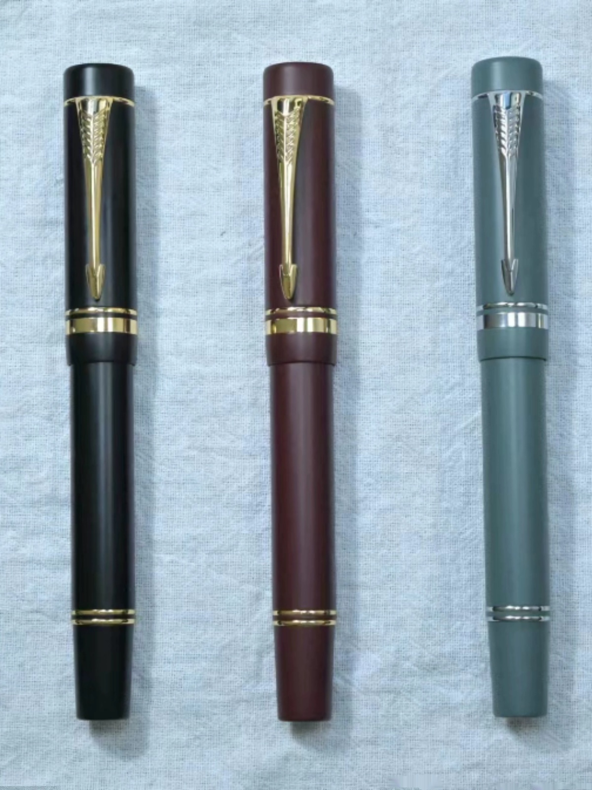 金属製の万年筆 手作りの刀鋒ペン先