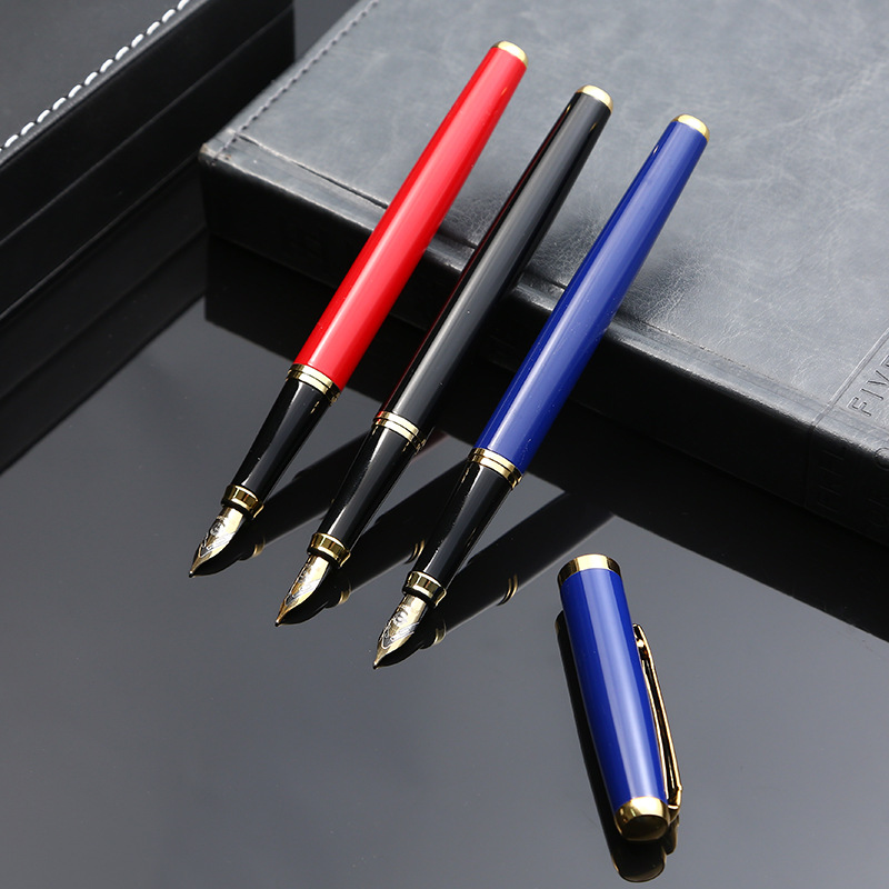 万年筆 高級感溢れる金属装飾付き万年筆四本セット