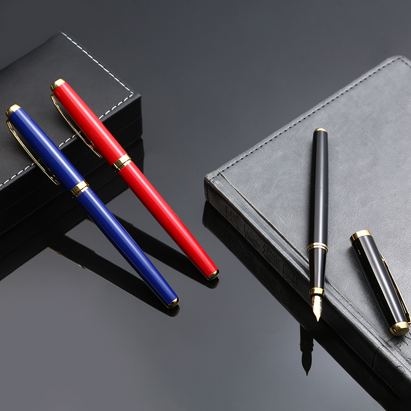 万年筆 高級感溢れる金属装飾付き万年筆四本セット