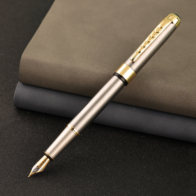 万年筆 金装飾クリップ付き高級細字万年筆
