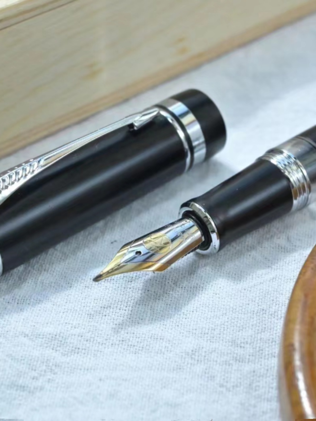金属製の万年筆 手作りの刀鋒ペン先