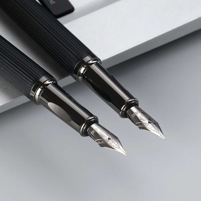 万年筆 縦縞模様軸高級万年筆太字ペン二本組