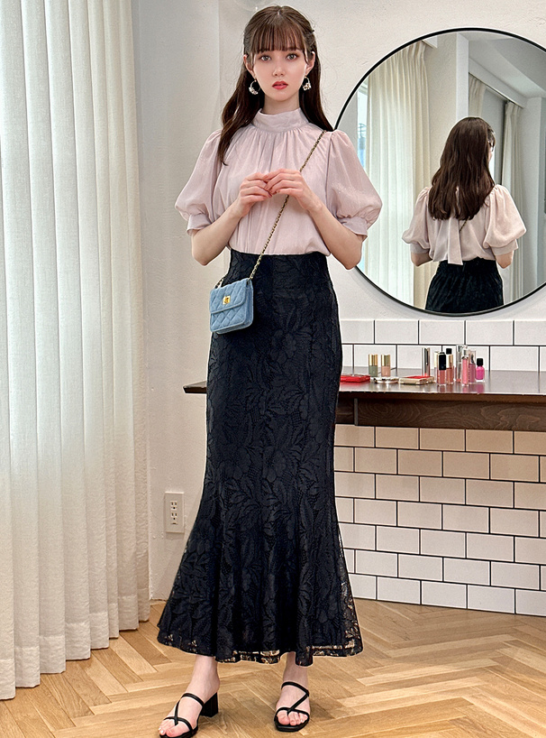 華やか揺れる総レースマーメイドスカート