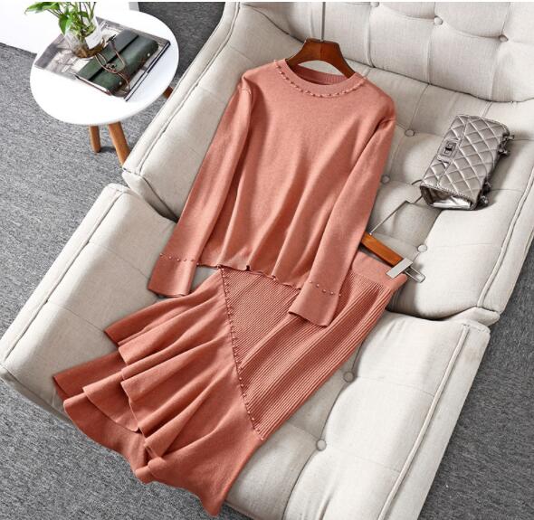 ビーズ装飾ニットセット丸首プルオーバーとマーメイドスカート