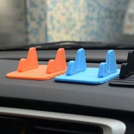 車 スマホホルダー 滑り止めマット付き車載携帯電話立て台