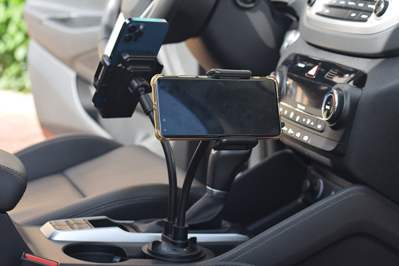 スタイリッシュな車内用スマホスタンドおすすめ5選