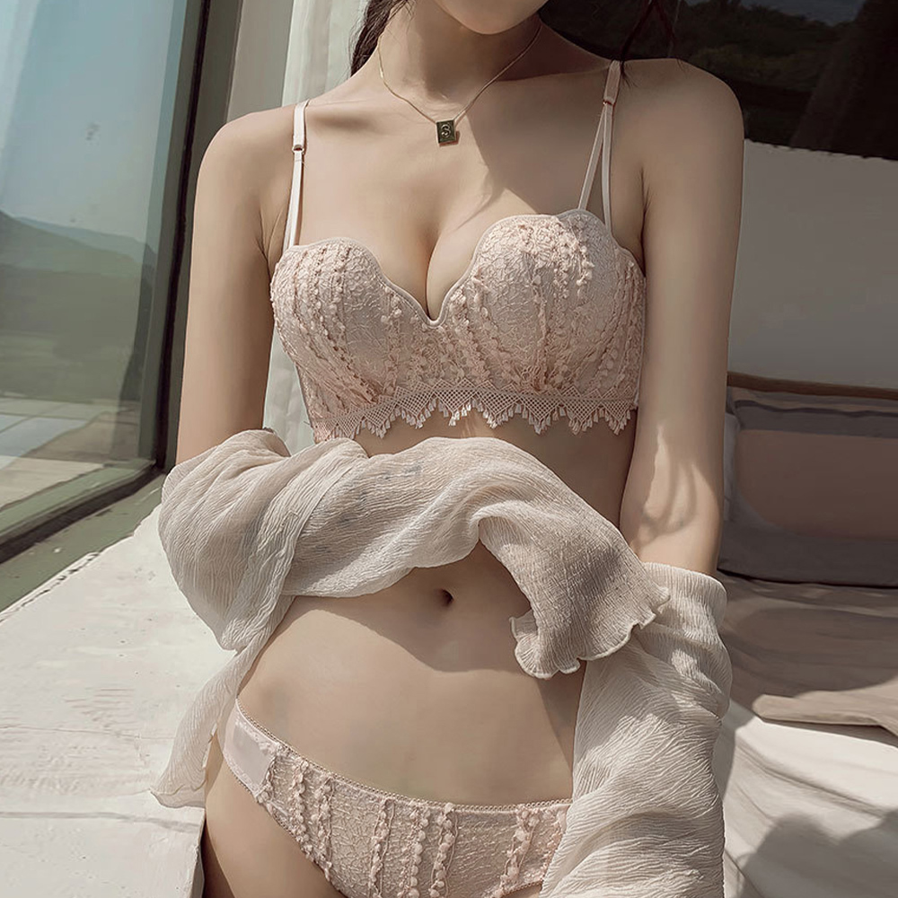 女装 繊細な花柄刺しゅうノンワイヤー下着セット 