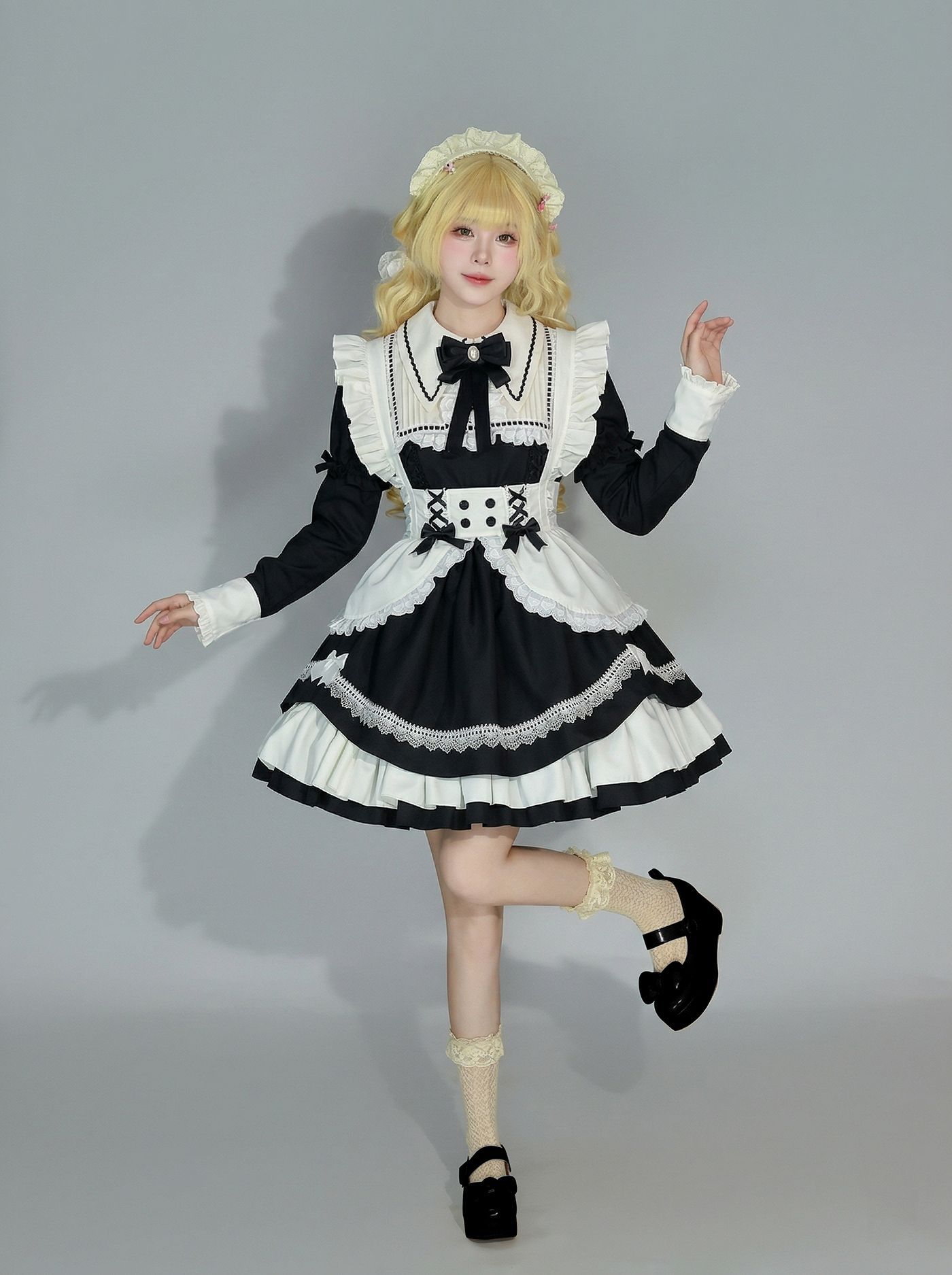 女装 フリルエプロン付きクラシックメイドワンピース