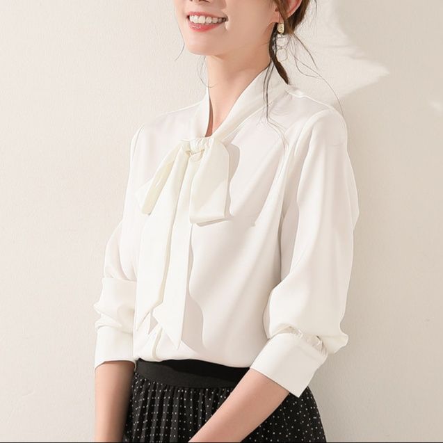 女装 エレガントリボン付きサテン調長袖ブラウス