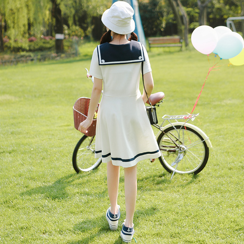 女装 清楚系半袖ワンピース型セーラー服
