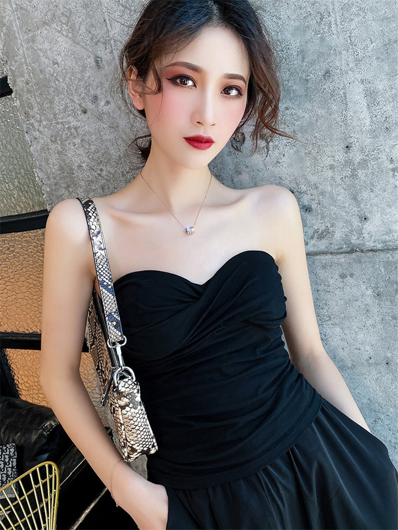 女装 光沢サテン素材のドレープキャミソール型下着