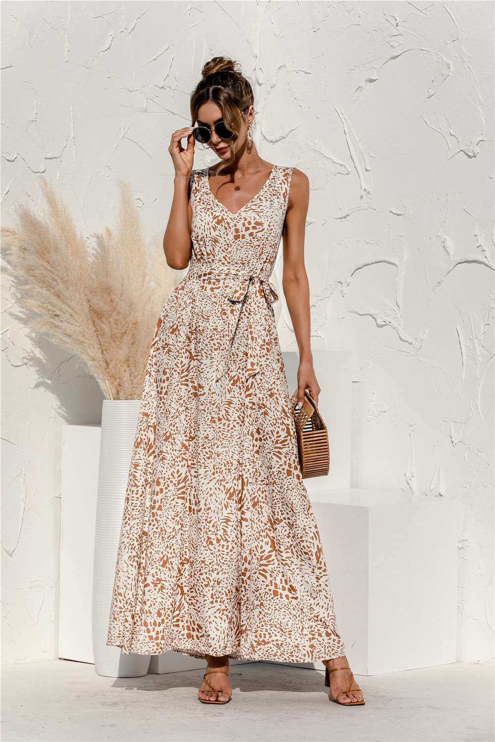 女装 花柄ノースリーブウエストリボン付きロング丈ワンピース