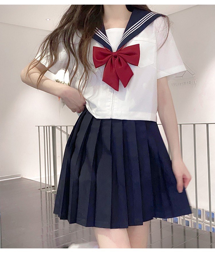 女装 清楚系大人可愛い襟ライン入り半袖セーラー服