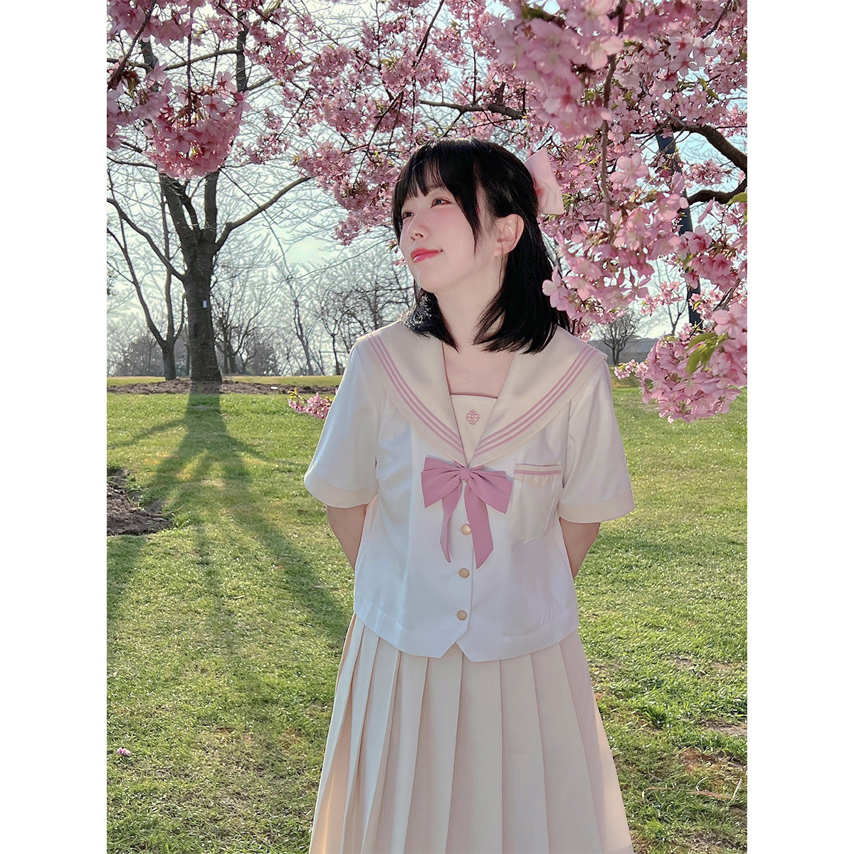 桜舞う春の透け感半袖セーラー服女装衣装