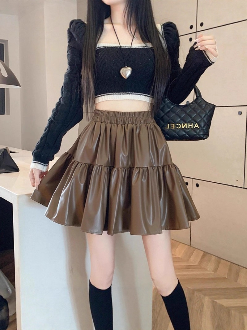 女装 合成皮革ティアードフレアミニスカート