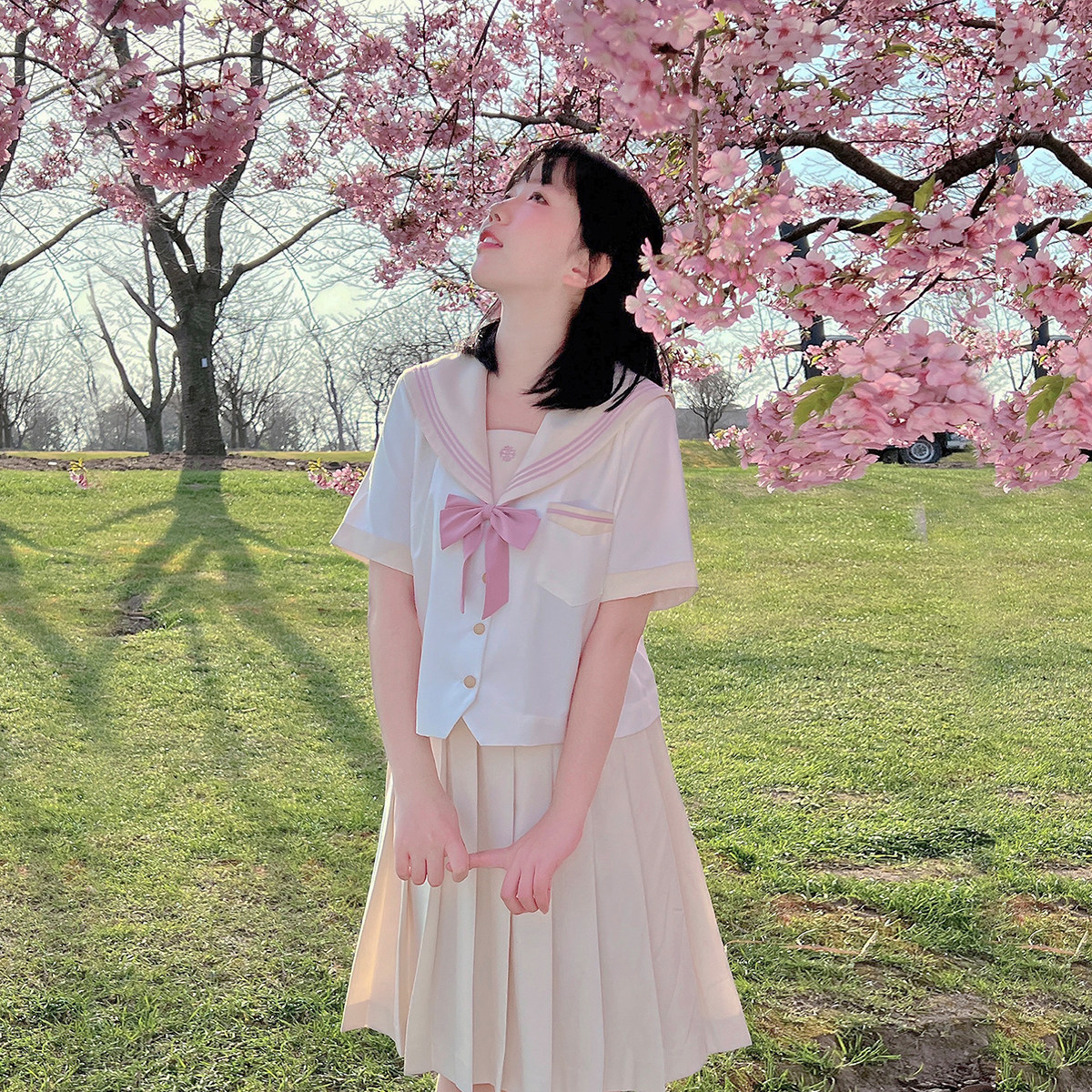 桜舞う春の透け感半袖セーラー服女装衣装
