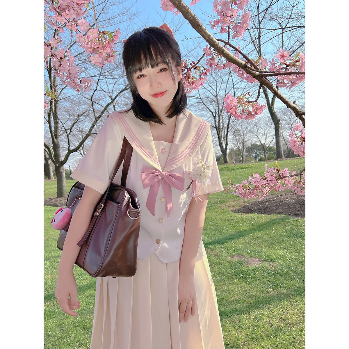 桜舞う春の透け感半袖セーラー服女装衣装