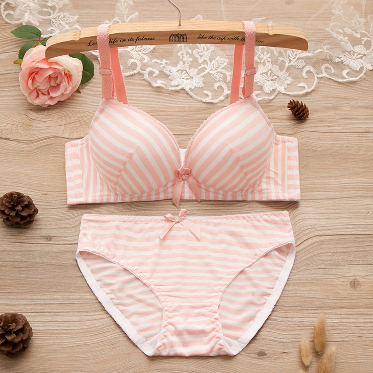 女装 華やか総レース付き姫系ブラジャーショーツセット