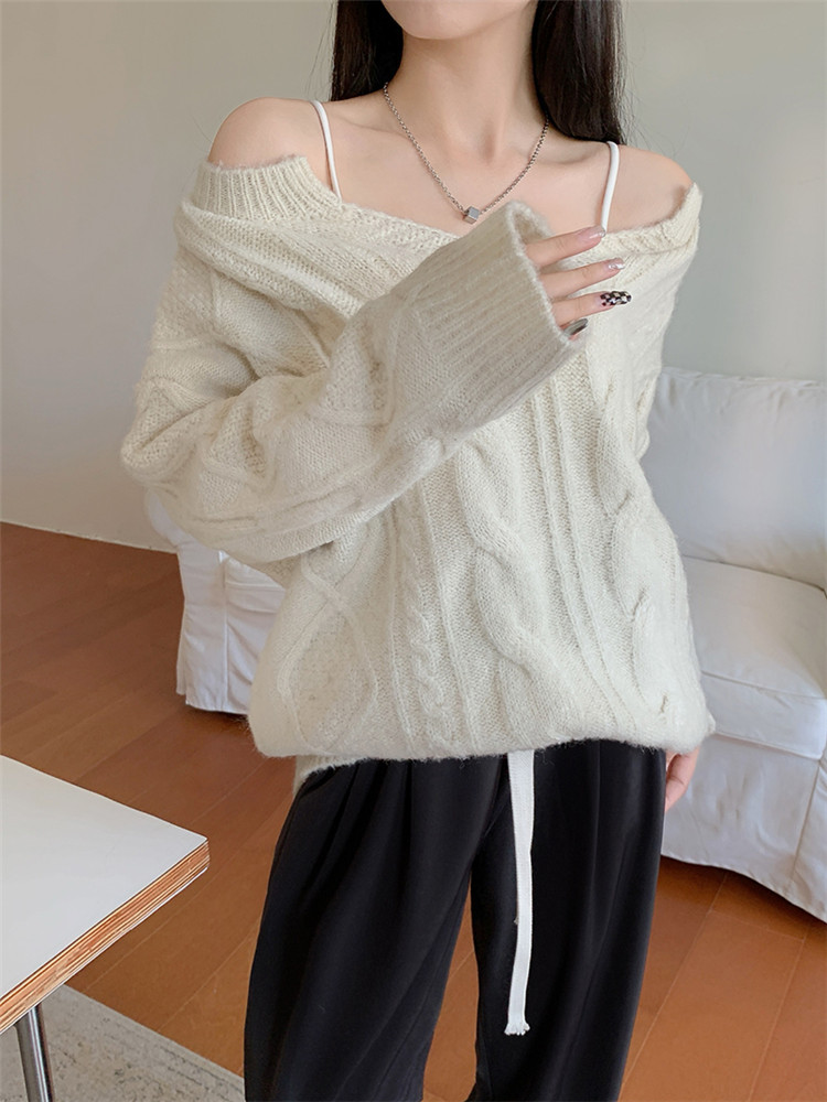 女装 ケーブル編みニットワンピース 肩見せ深めブイネック