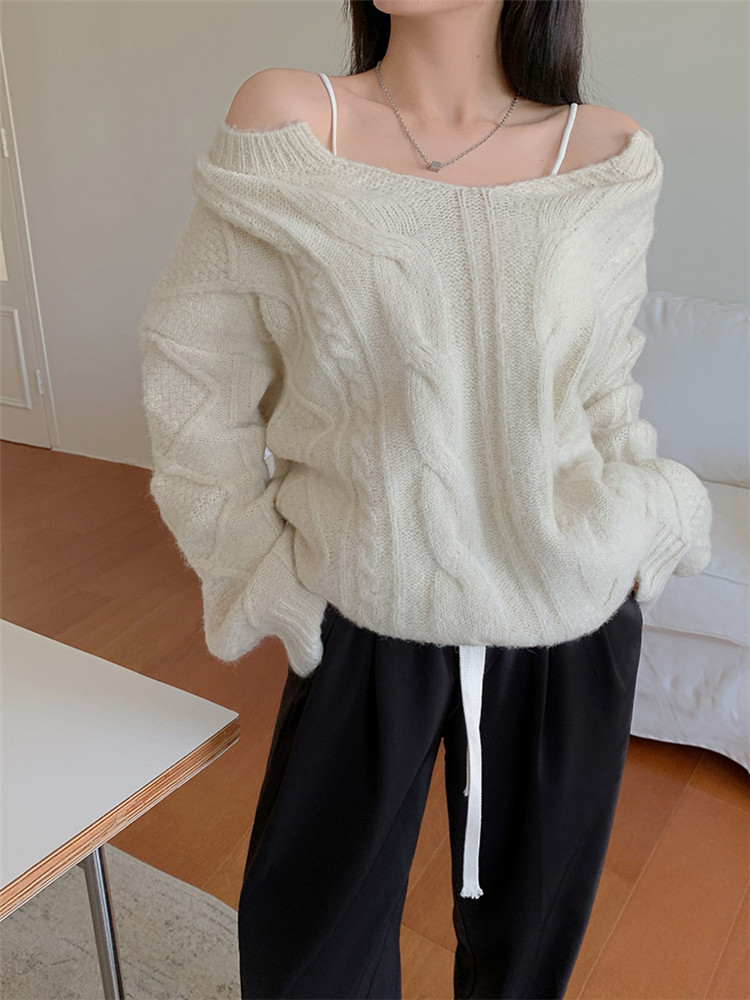 女装 ケーブル編みニットワンピース 肩見せ深めブイネック