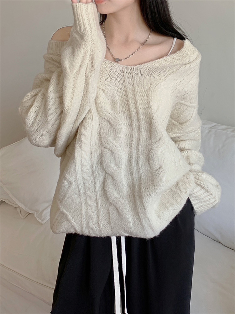 女装 ケーブル編みニットワンピース 肩見せ深めブイネック