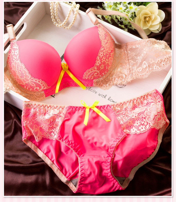 華やか刺繍レース付き光沢ブラジャーショーツセット