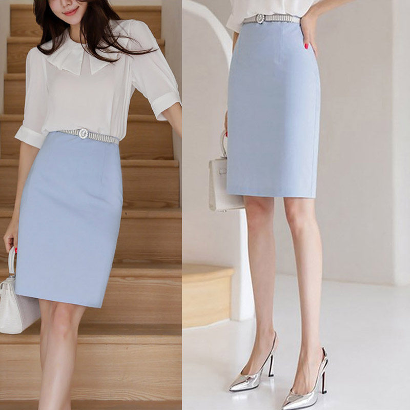 女装 タイトスカートのスーツスタイル