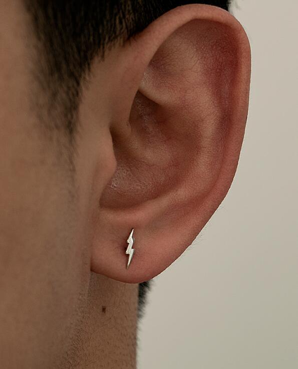 メンズアクセサリー 稲妻デザイン メンズピアス 雷モチーフ 男性用