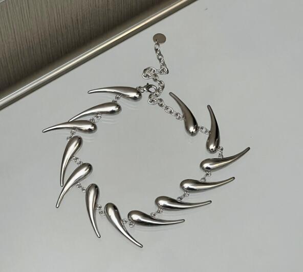 メンズアクセサリー 男性用 牙モチーフ 個性派 シルバー ネックレス