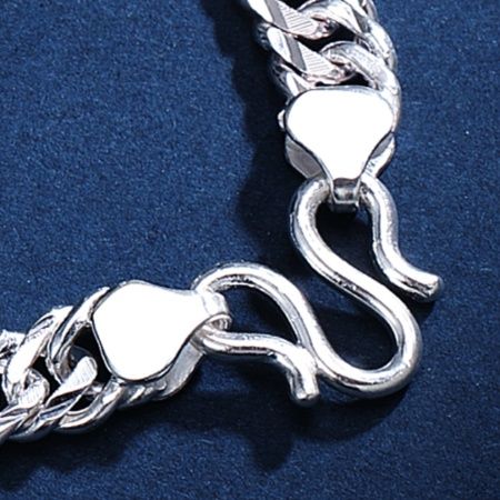 メンズアクセサリー 職人技が光る喜平鎖ネックレス