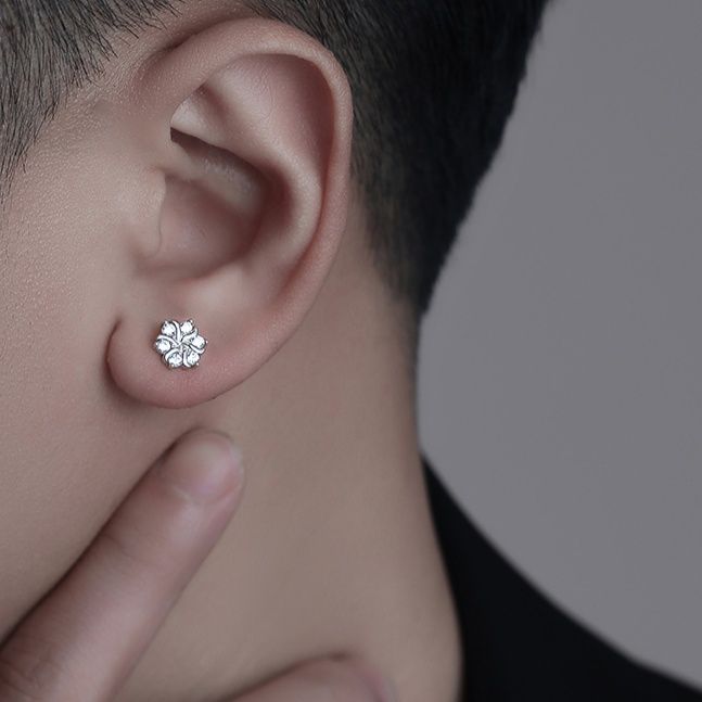 メンズアクセサリー 雪花輝き 花弁ピアス