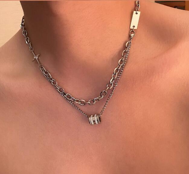 メンズアクセサリー 男性向け二連チェーンネックレス十字架チャーム付き