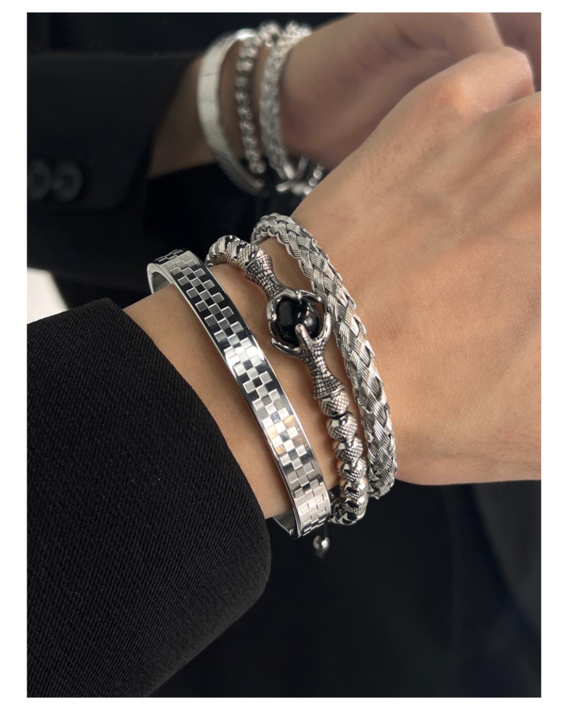メンズアクセサリー 蛇紋編み込み三連バングル
