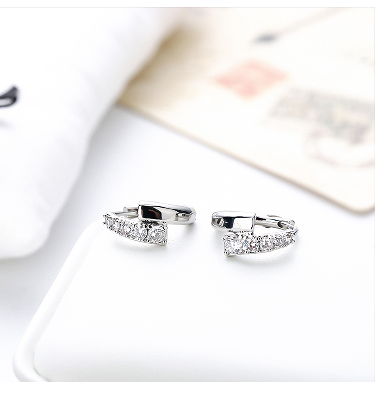 メンズアクセサリー 華やか輝石フープピアス