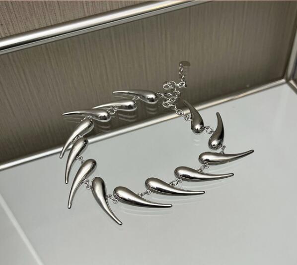 メンズアクセサリー 男性用 牙モチーフ 個性派 シルバー ネックレス