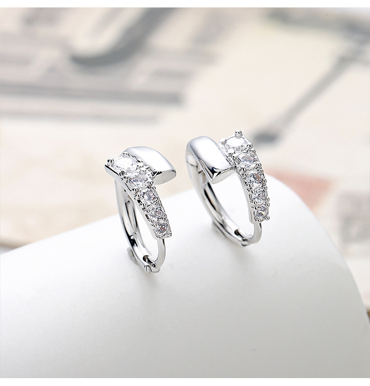 メンズアクセサリー 華やか輝石フープピアス