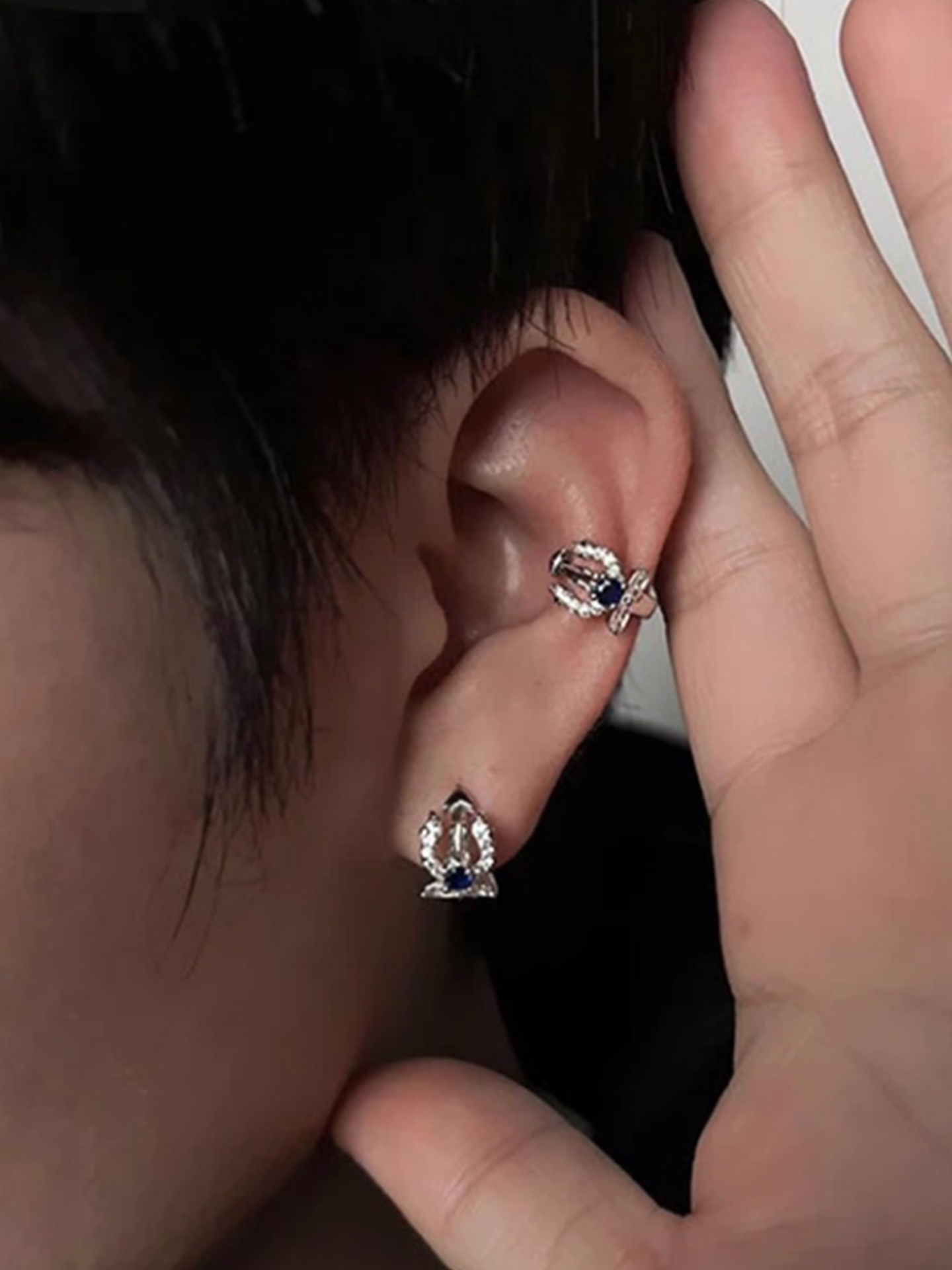 メンズアクセサリー 王冠モチーフ 贅沢宝石イヤーカフ